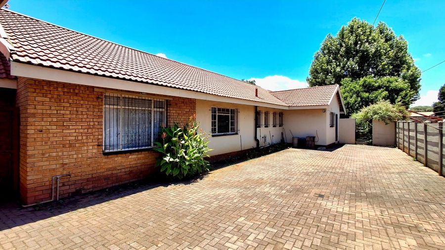 3 Bedroom Property for Sale in Roodia Free State